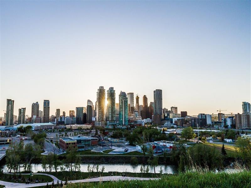 Living in Opulence: Top Luxury Properties in Bowness, Calgary