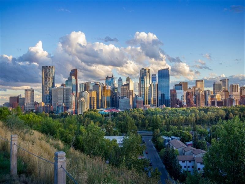  Regina, Calgary Real Estate: Balancing Affordability and Luxury